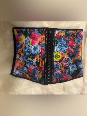 Luxx Curves Floral Waist Trainer - Multicolor
